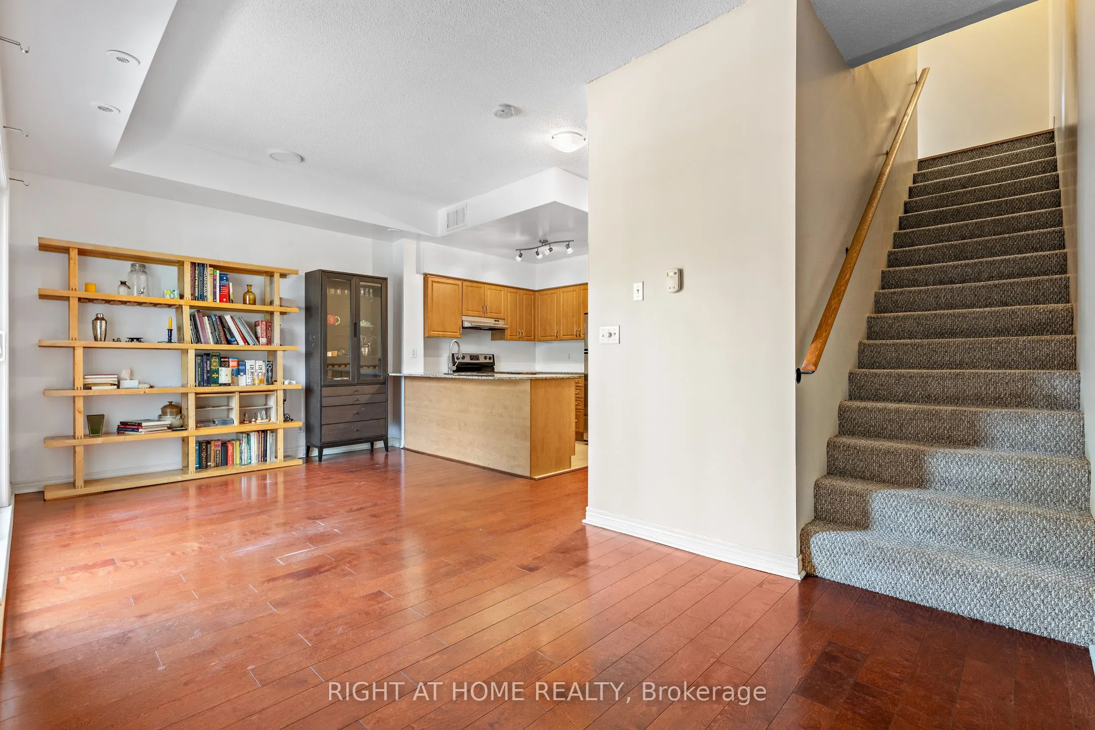 205 Wellesley Street E, #205