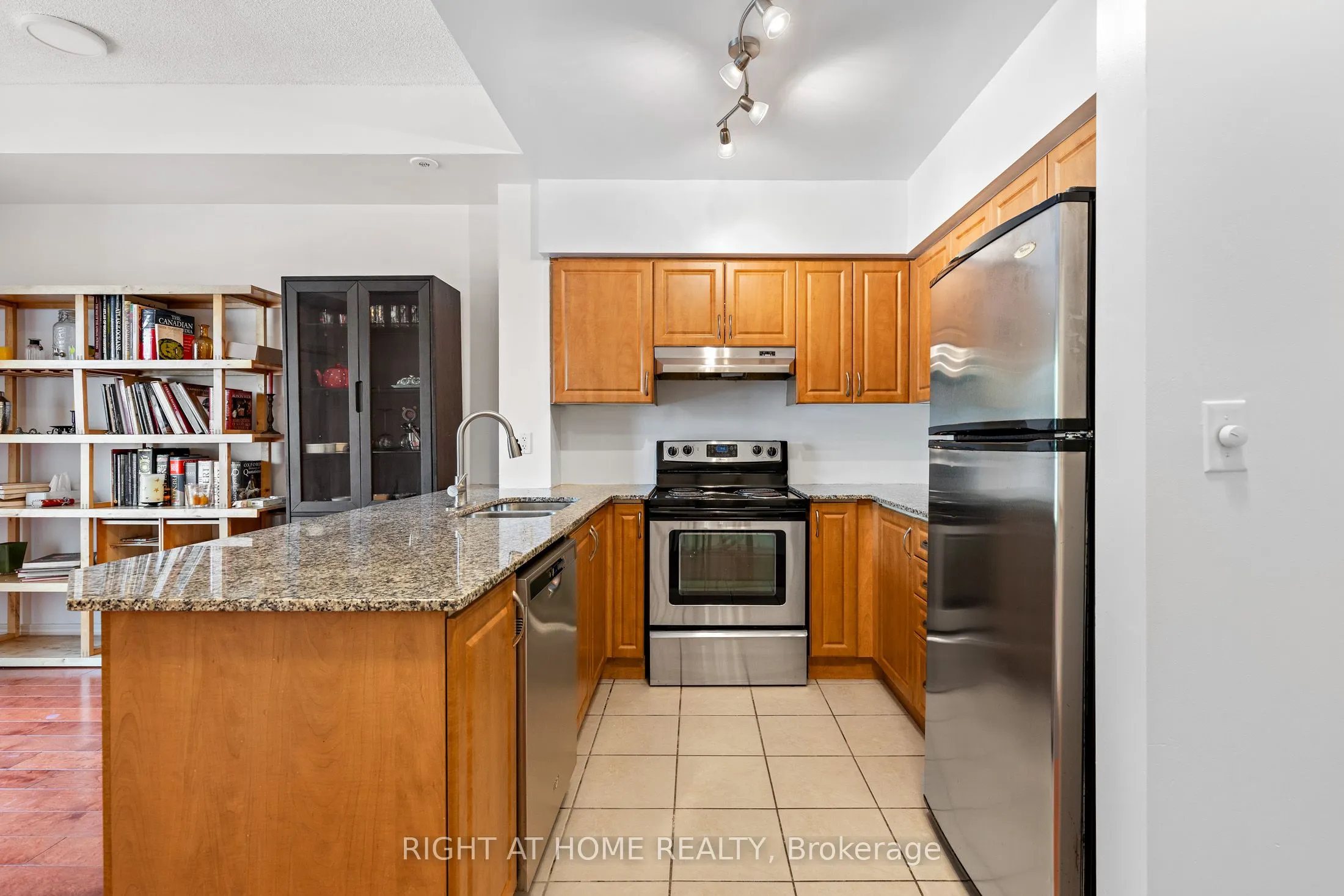 205 Wellesley Street E, #205