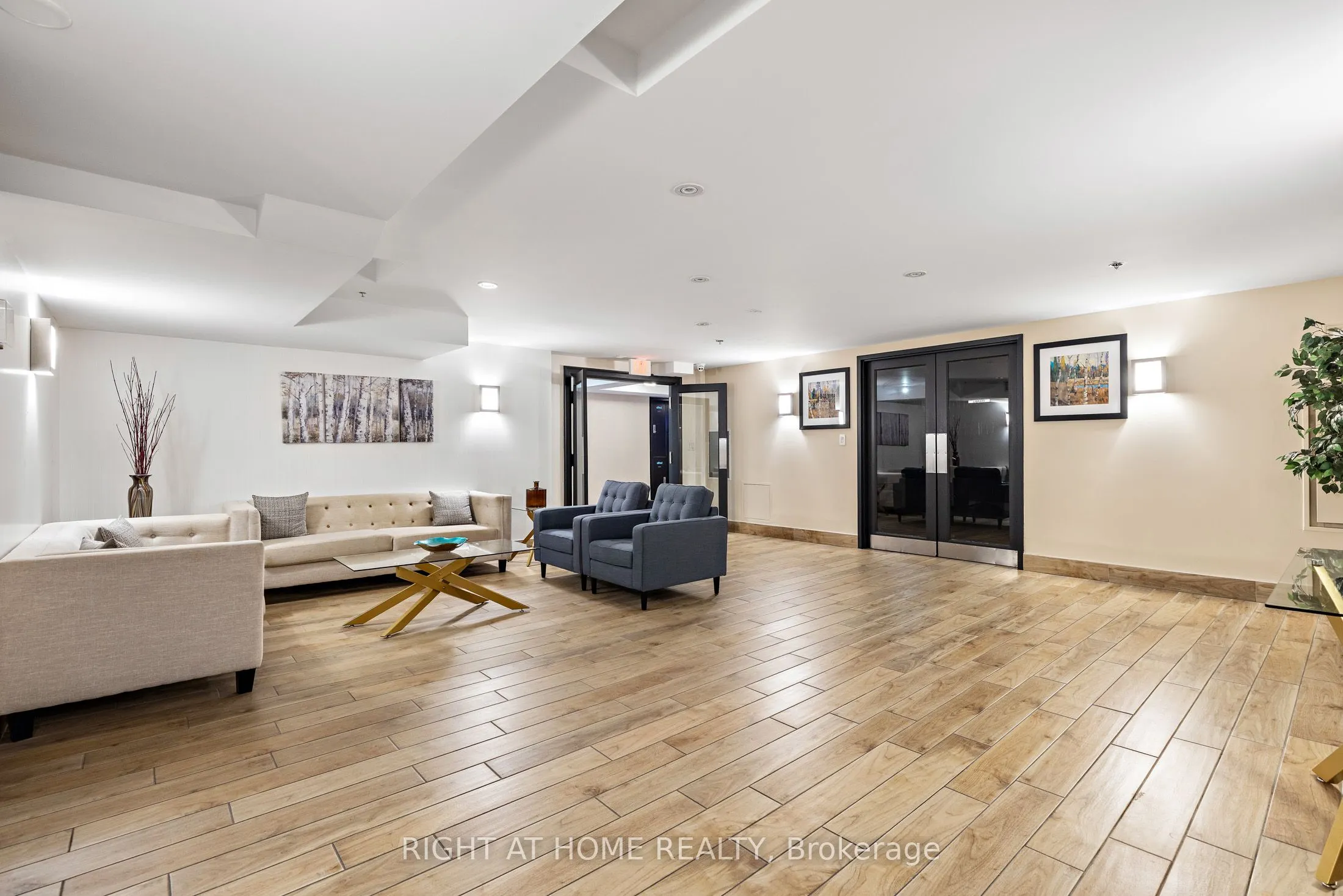 205 Wellesley Street E, #205