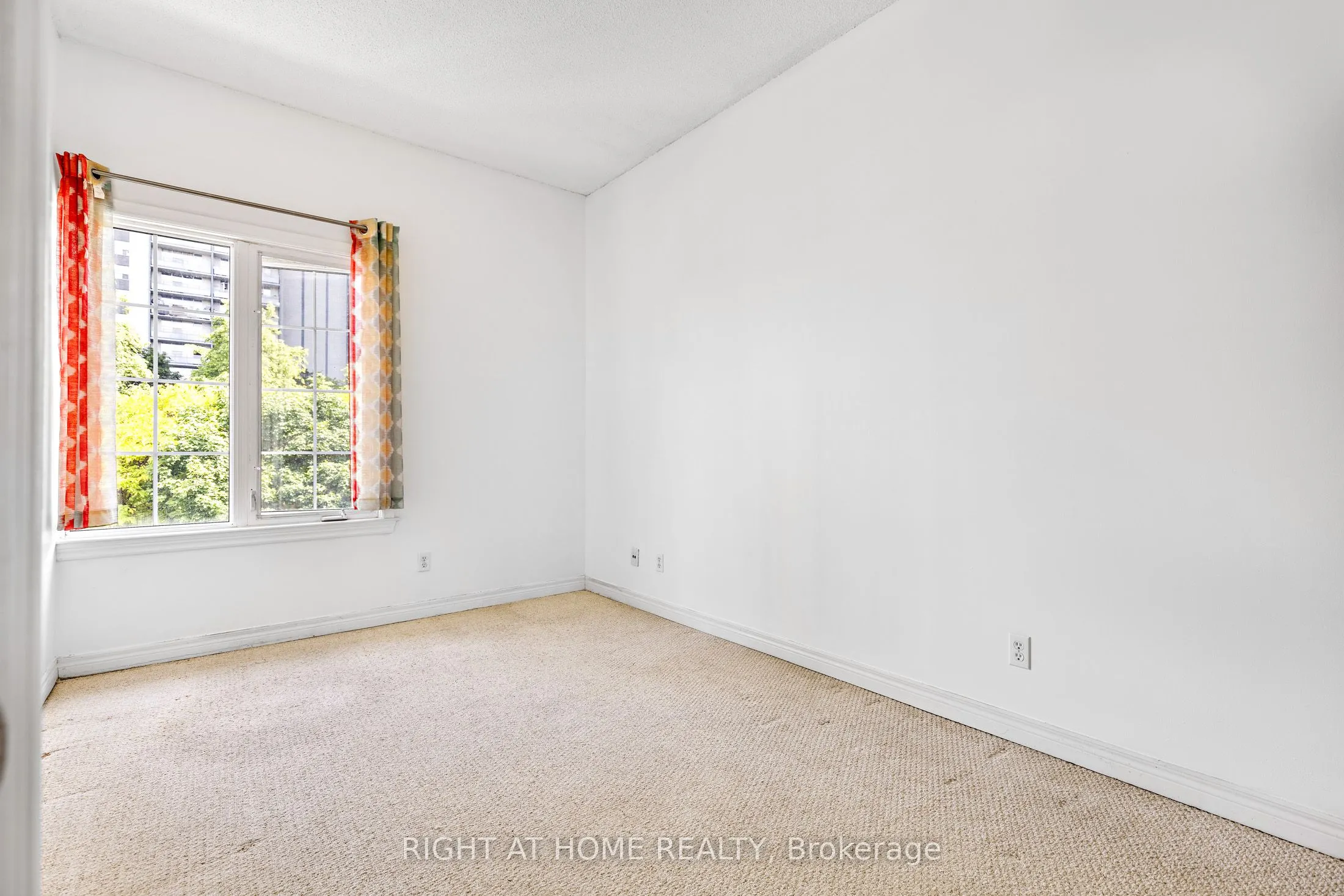 205 Wellesley Street E, #205