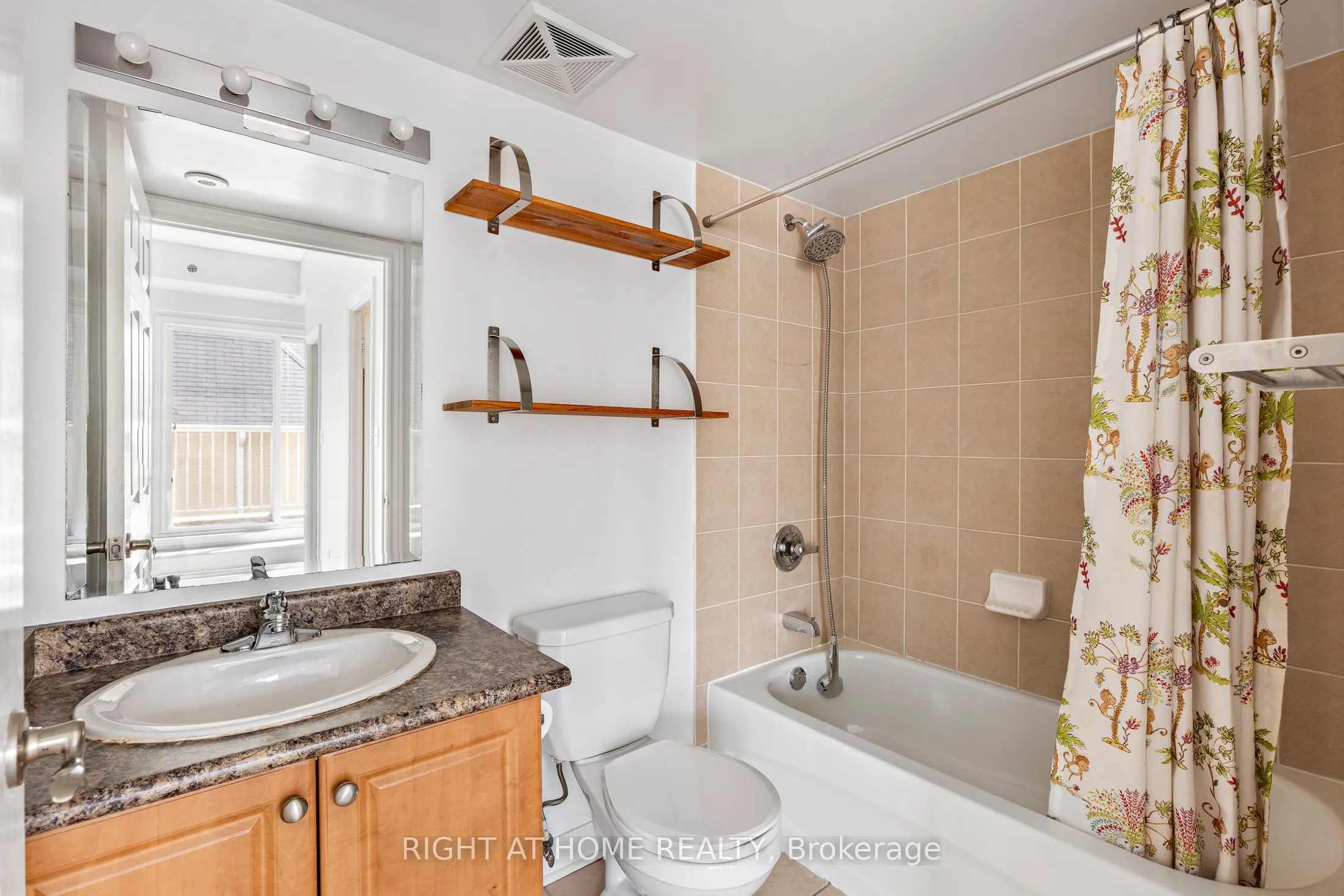 205 Wellesley Street E, #205