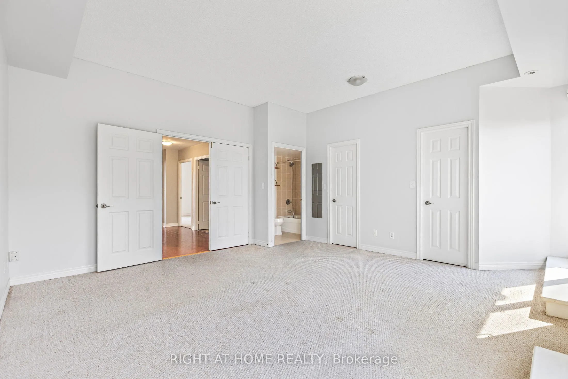 205 Wellesley Street E, #205