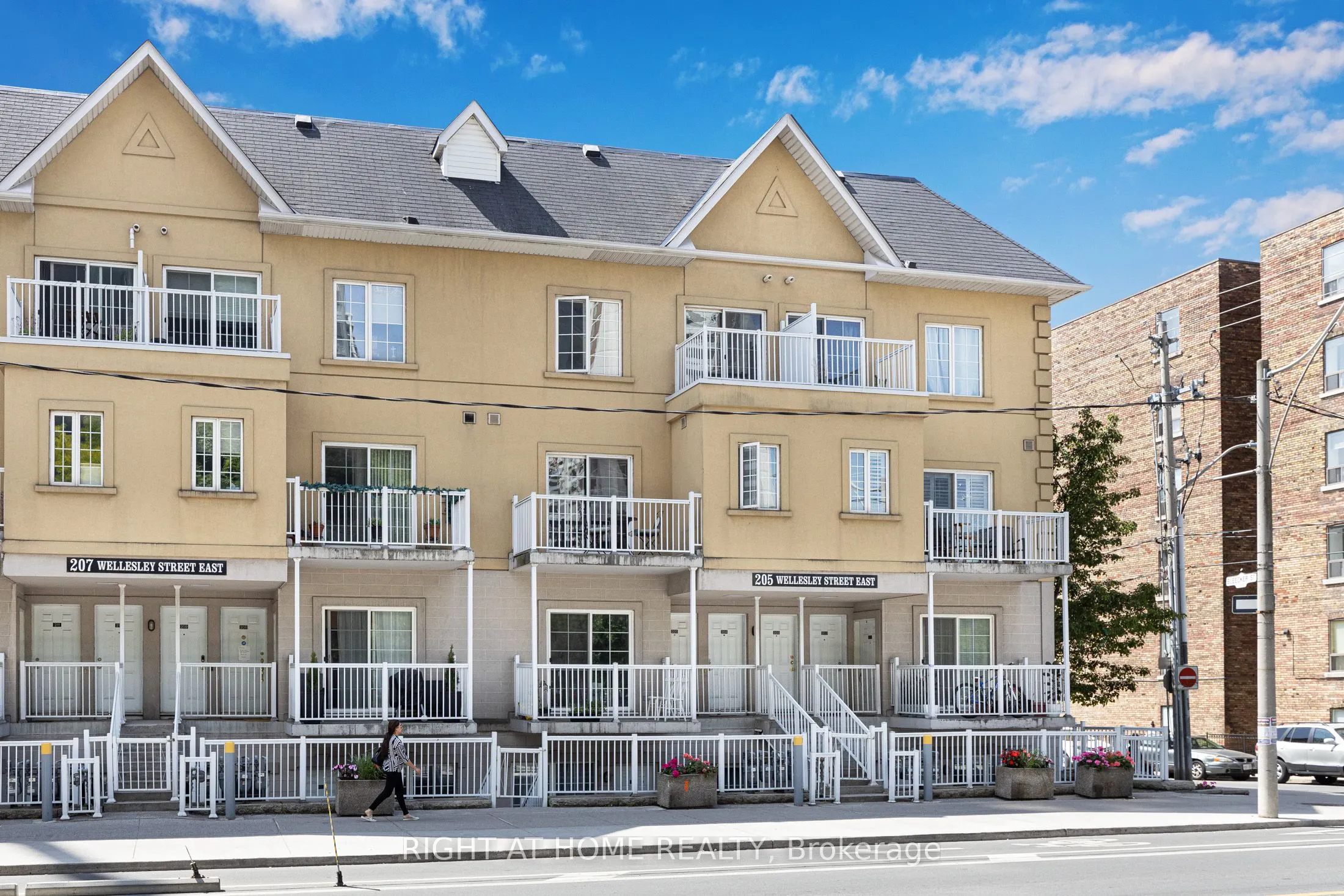 205 Wellesley Street E, #205