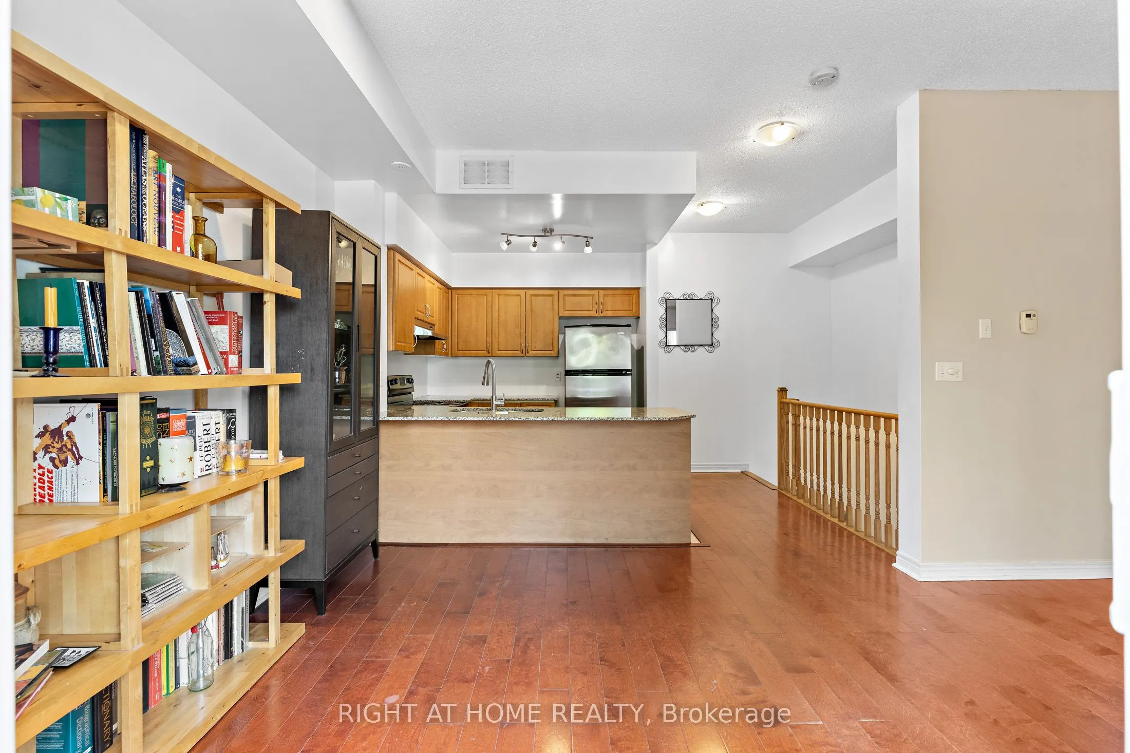 205 Wellesley Street E, #205