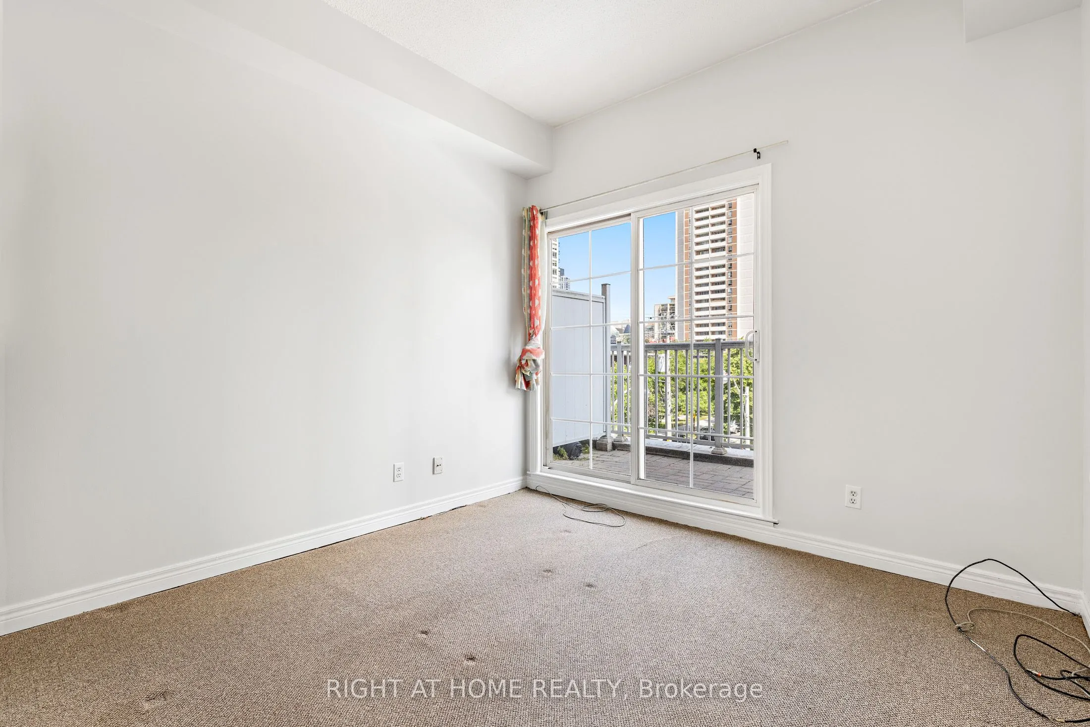 205 Wellesley Street E, #205