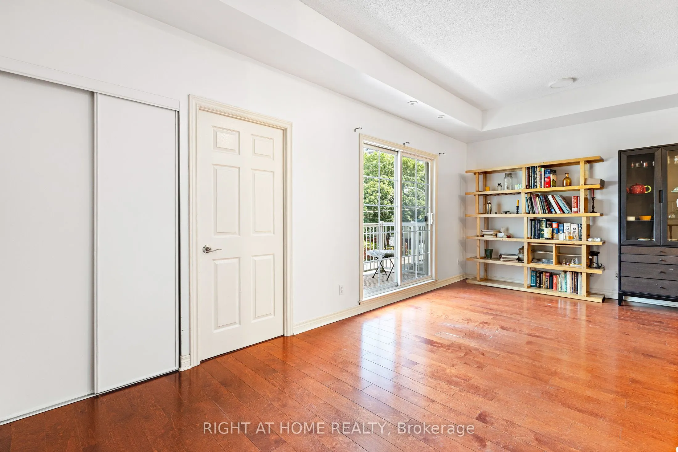 205 Wellesley Street E, #205