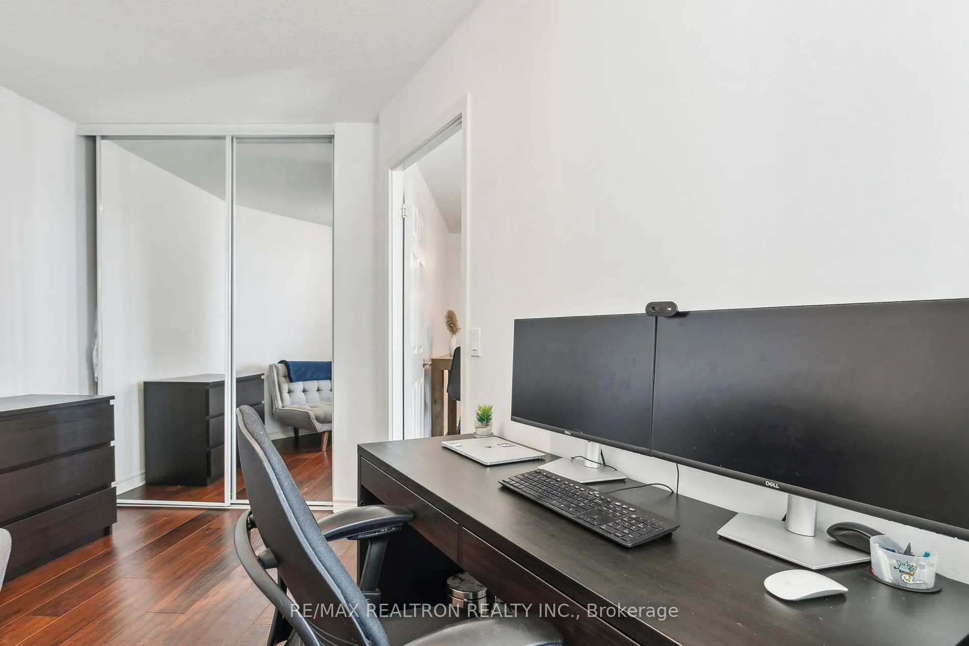 19 Grand Trunk Crescent, #1215