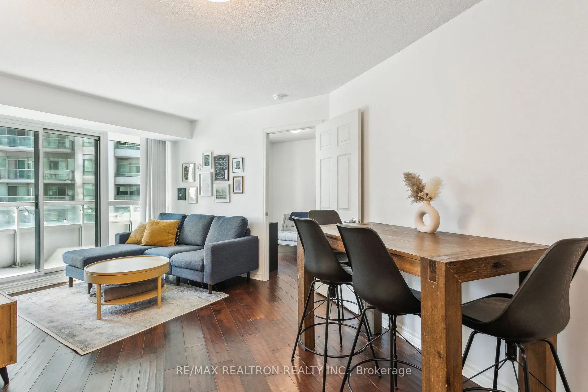 19 Grand Trunk Crescent, #1215