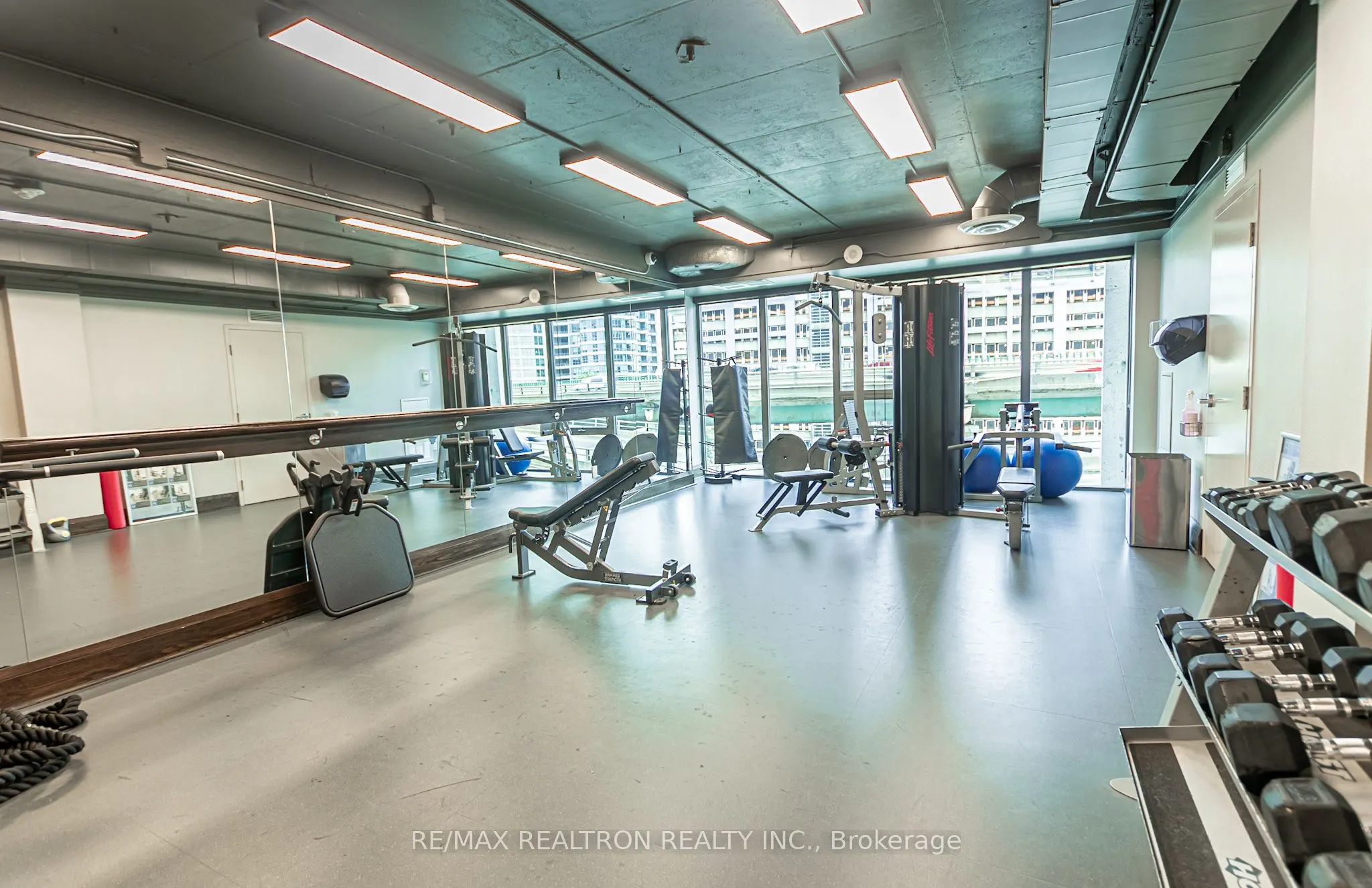 19 Grand Trunk Crescent, #1215