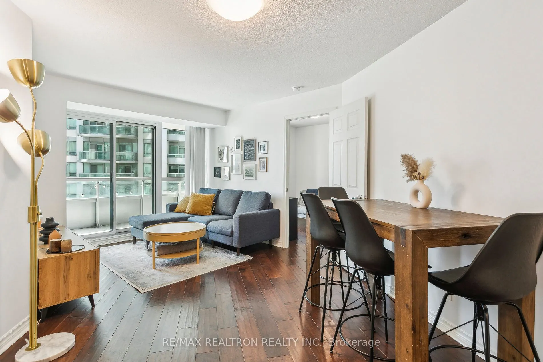 19 Grand Trunk Crescent, #1215
