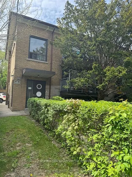 427 Lawrence Avenue W