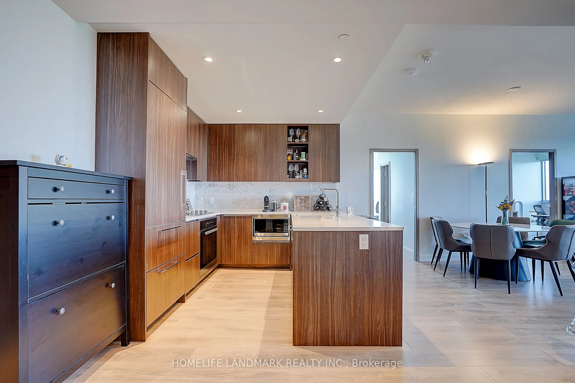 85 Mcmahon Drive, #3502