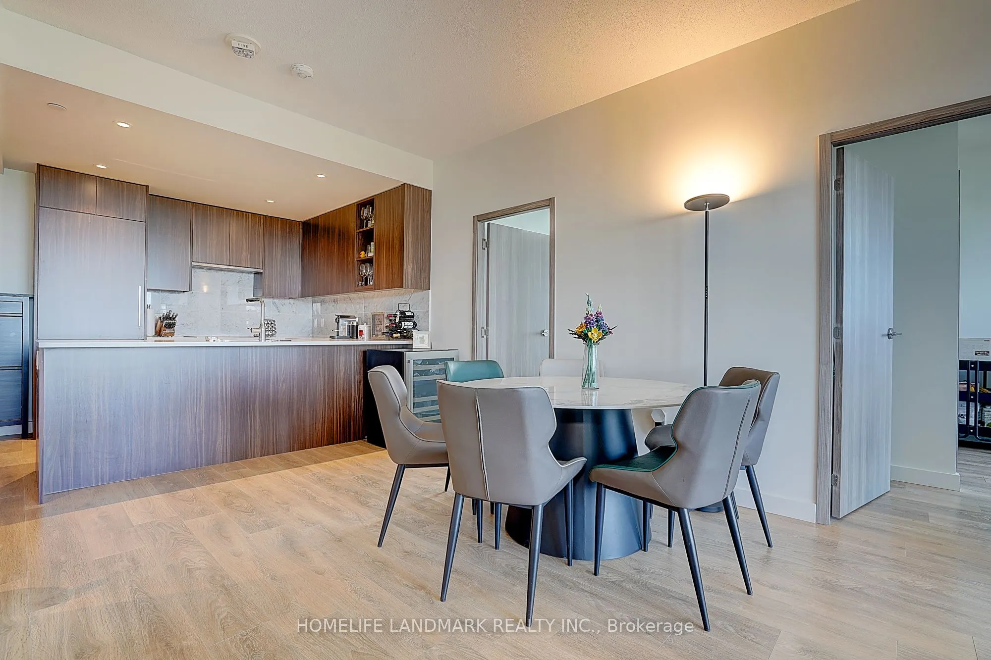 85 Mcmahon Drive, #3502