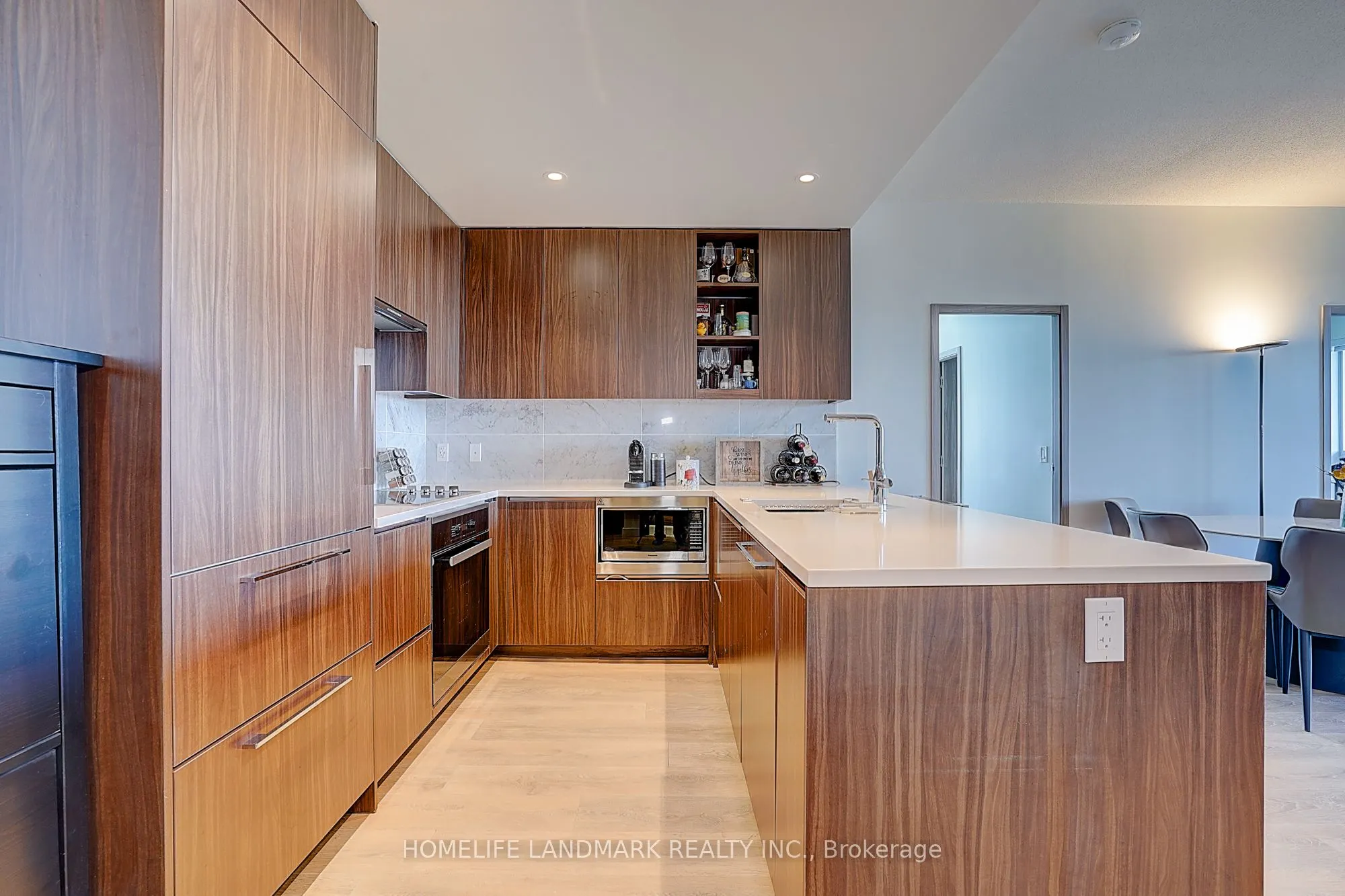 85 Mcmahon Drive, #3502