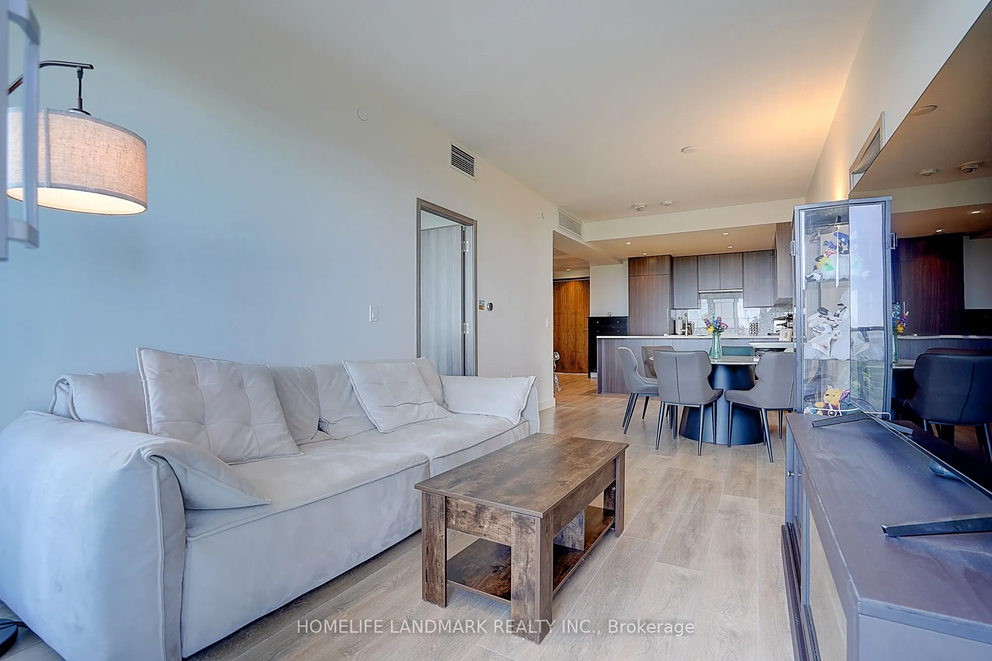 85 Mcmahon Drive, #3502
