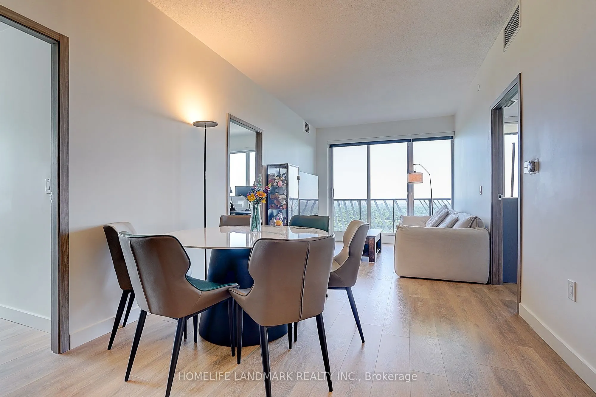 85 Mcmahon Drive, #3502