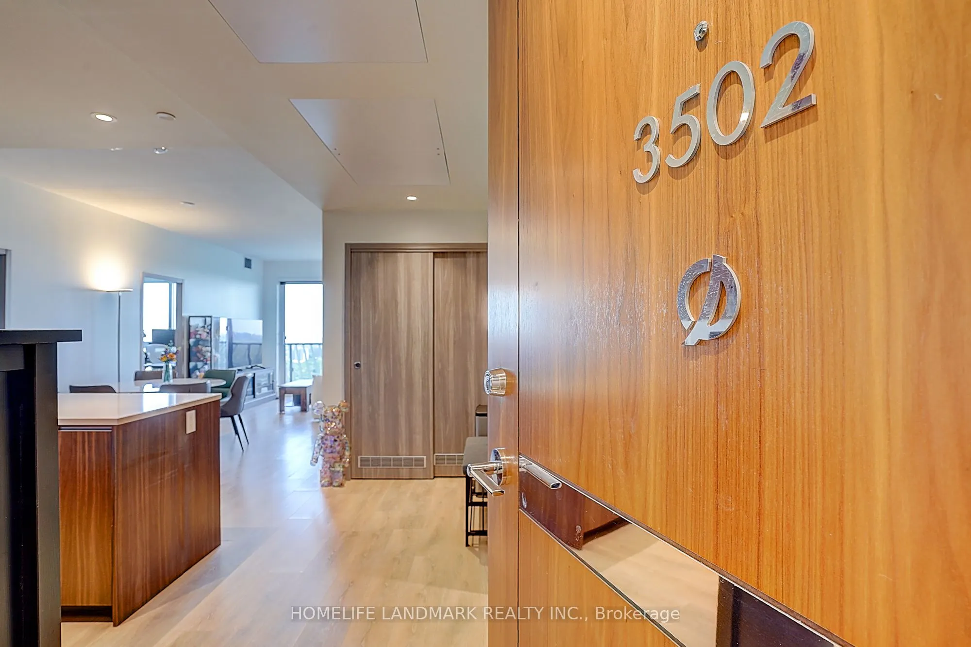 85 Mcmahon Drive, #3502