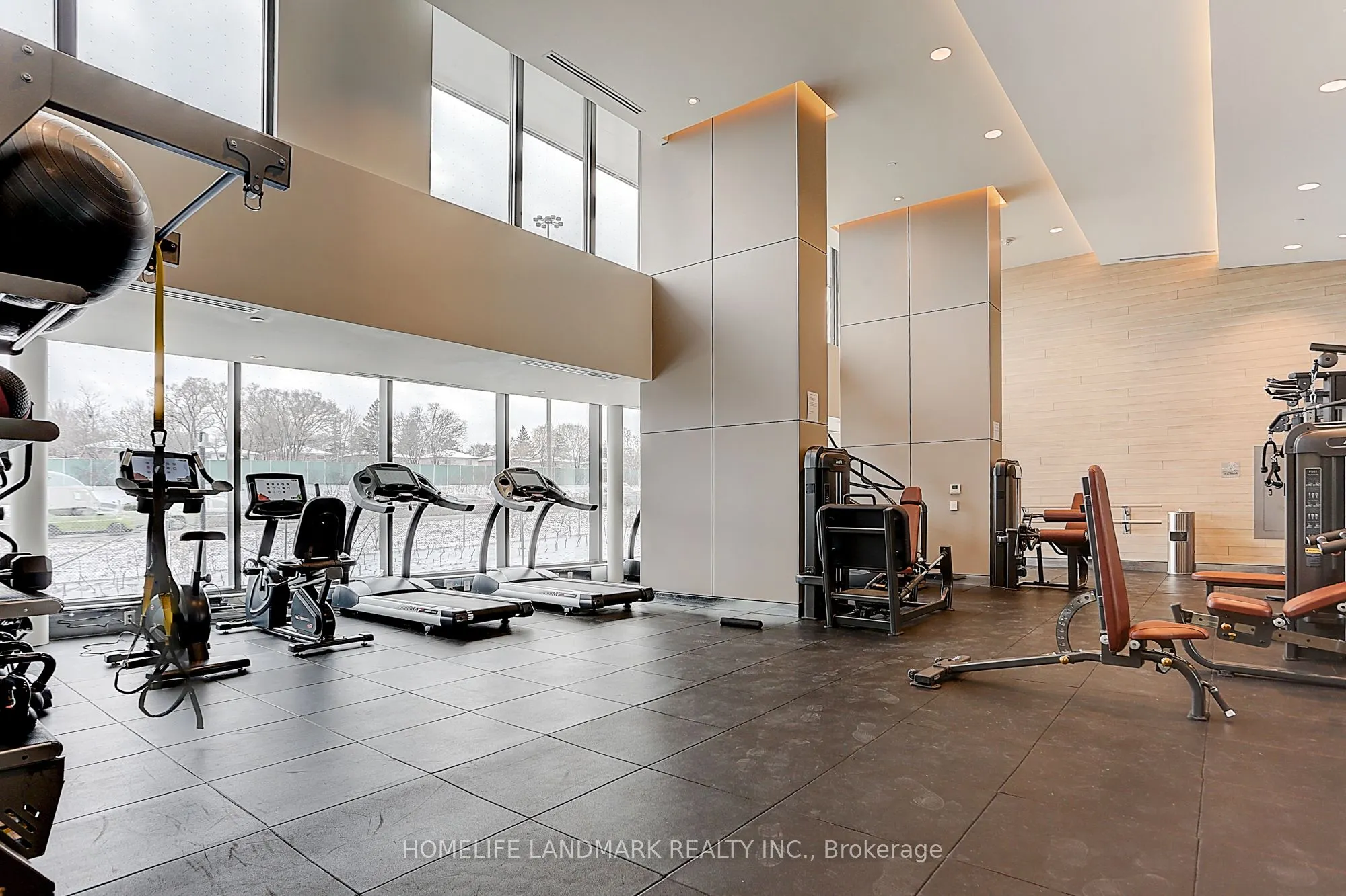 85 Mcmahon Drive, #3502