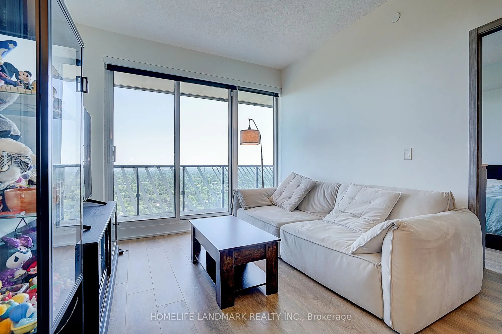 85 Mcmahon Drive, #3502