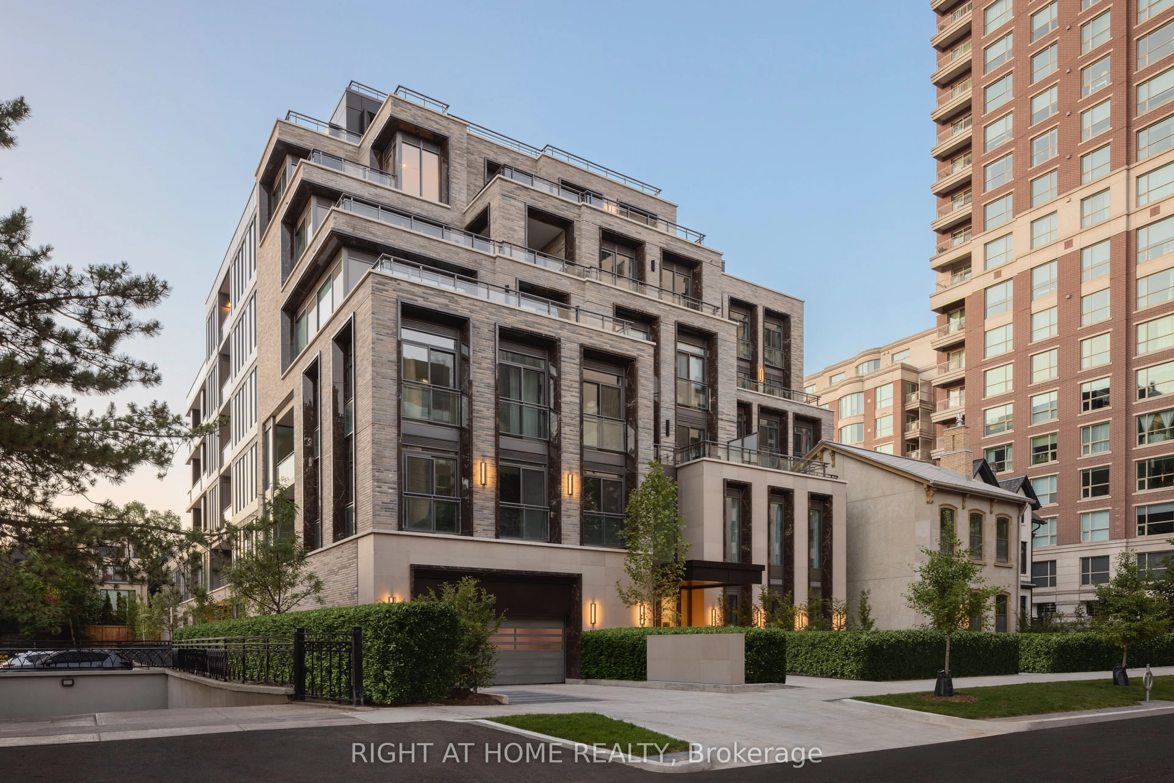 10 Prince Arthur Avenue, #404