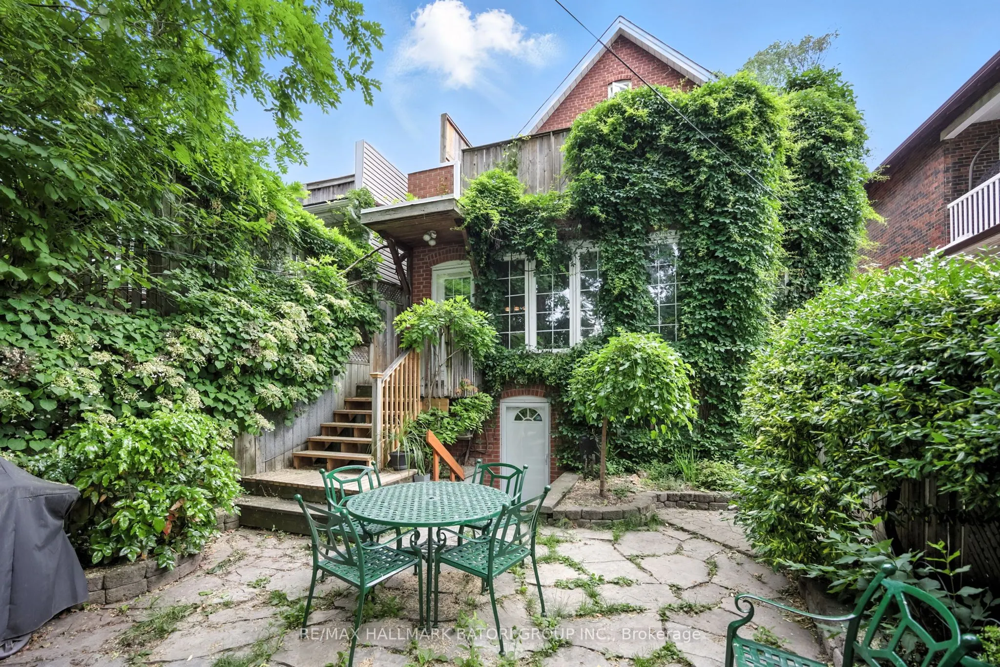 33 Burnaby Boulevard