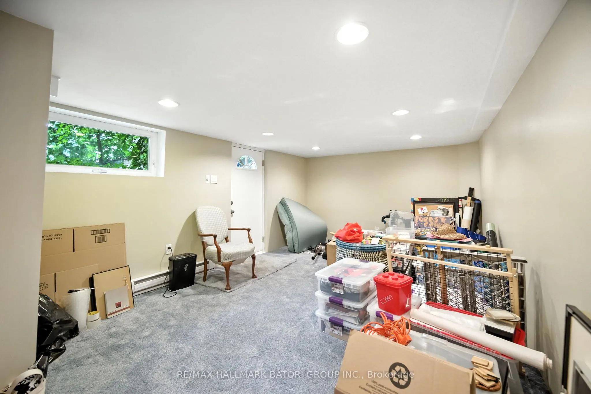 33 Burnaby Boulevard