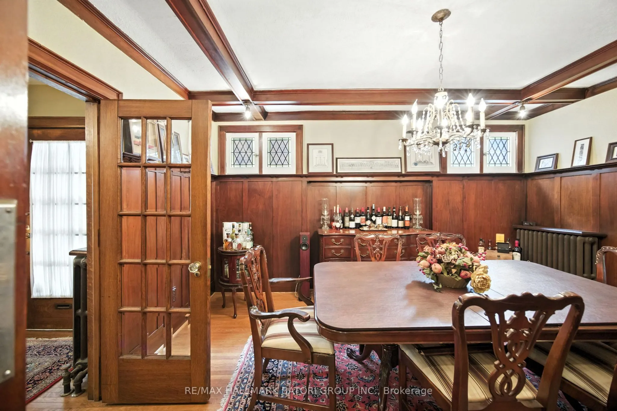 33 Burnaby Boulevard