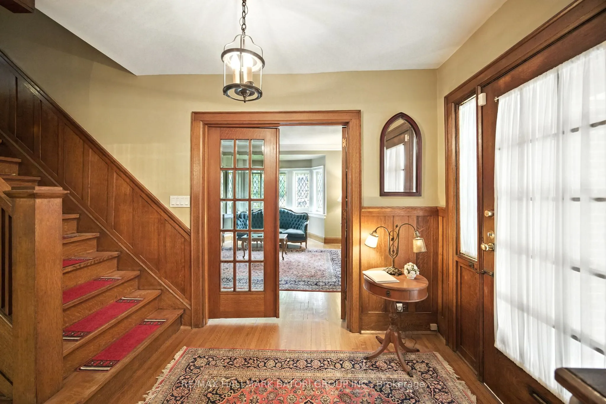 33 Burnaby Boulevard