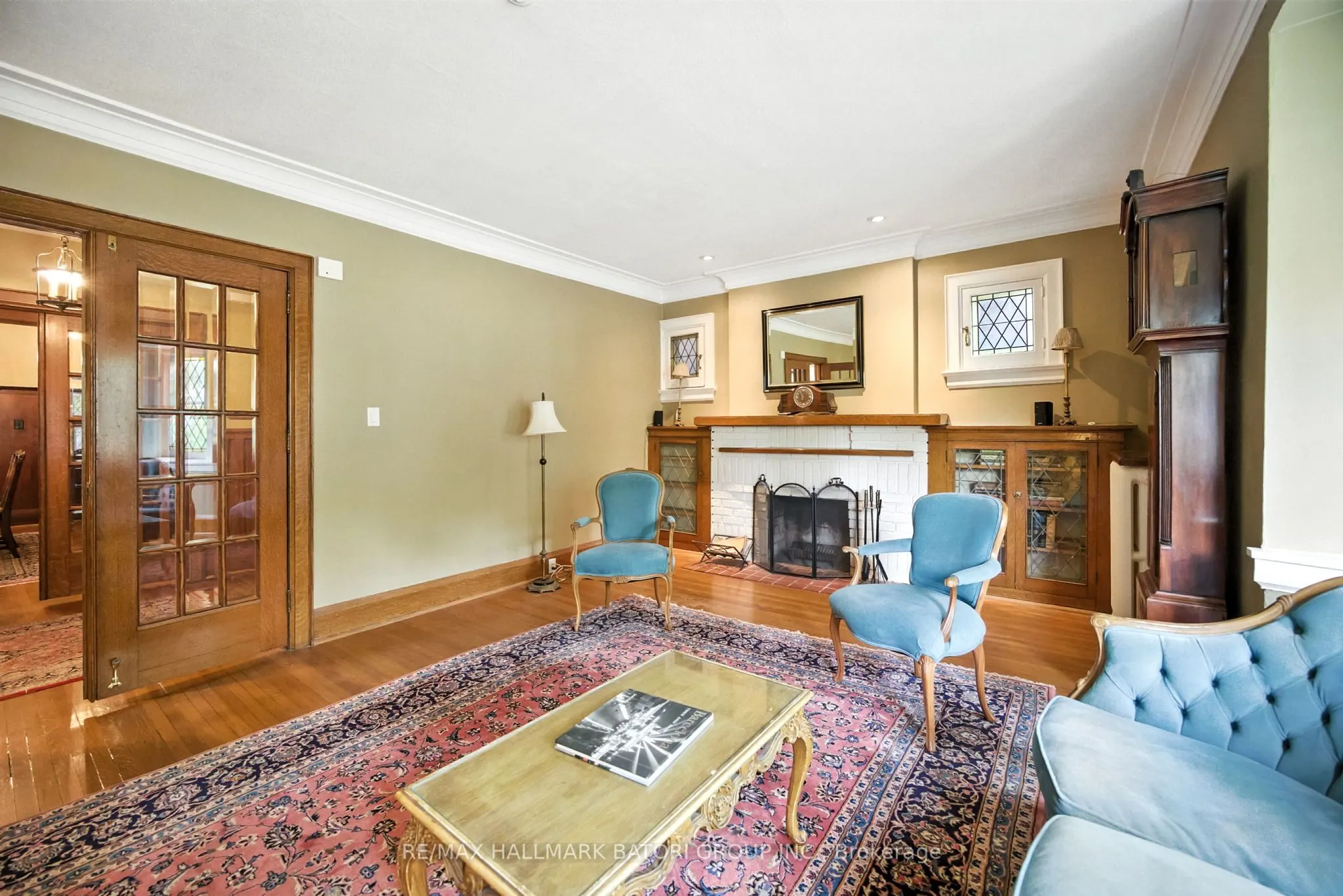 33 Burnaby Boulevard