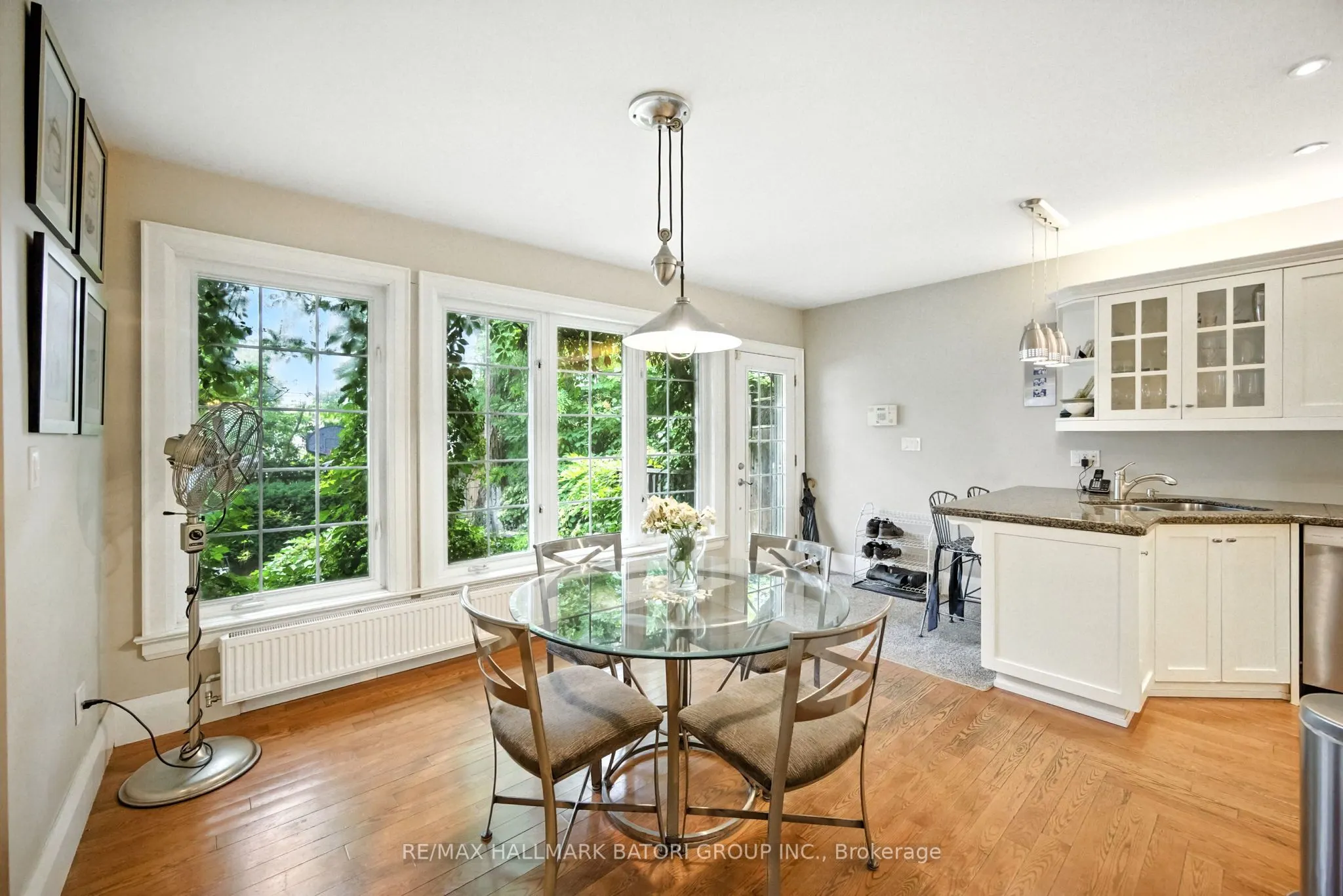 33 Burnaby Boulevard