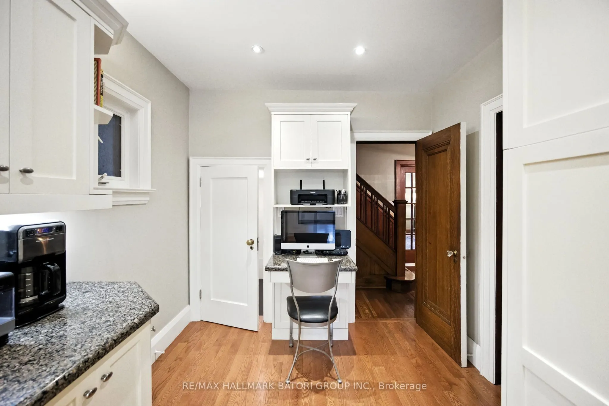 33 Burnaby Boulevard