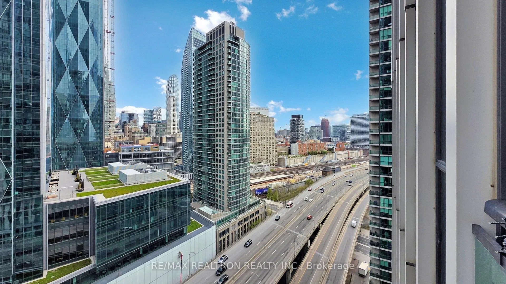 18 Harbour Street #2104