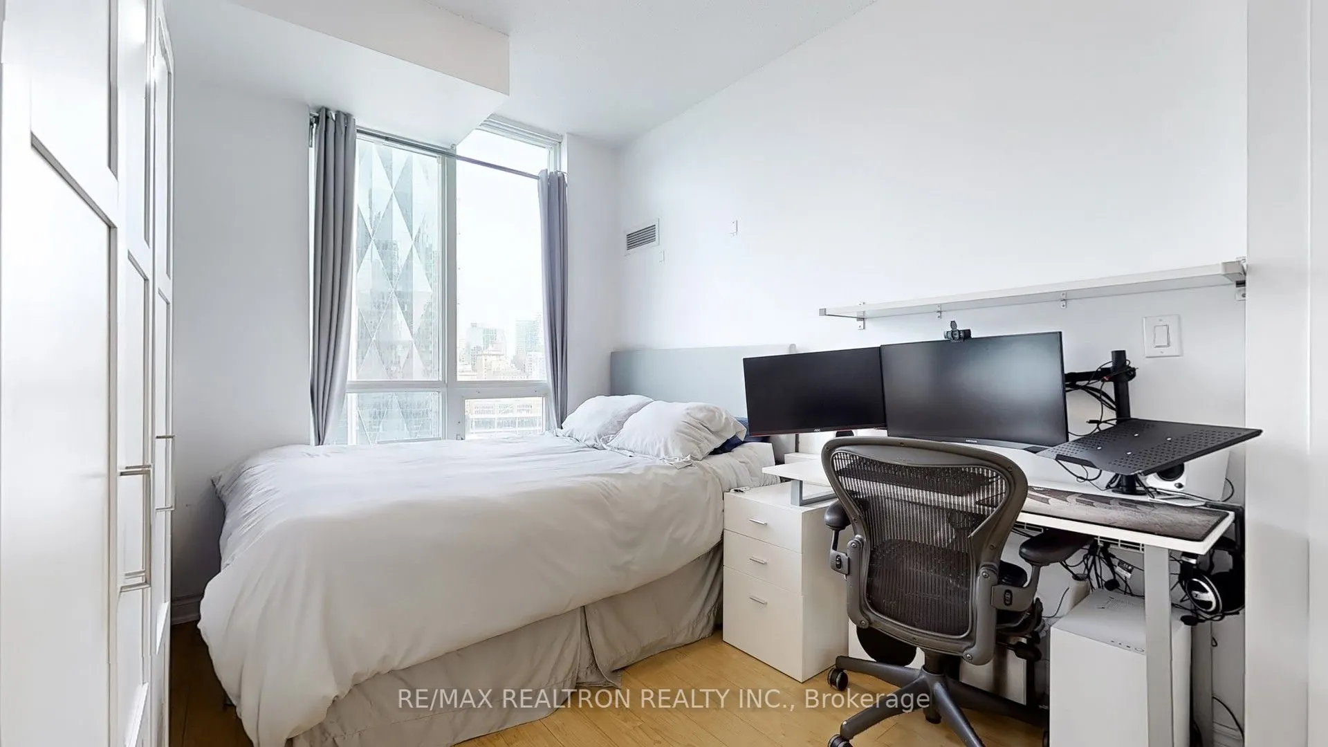 18 Harbour Street #2104