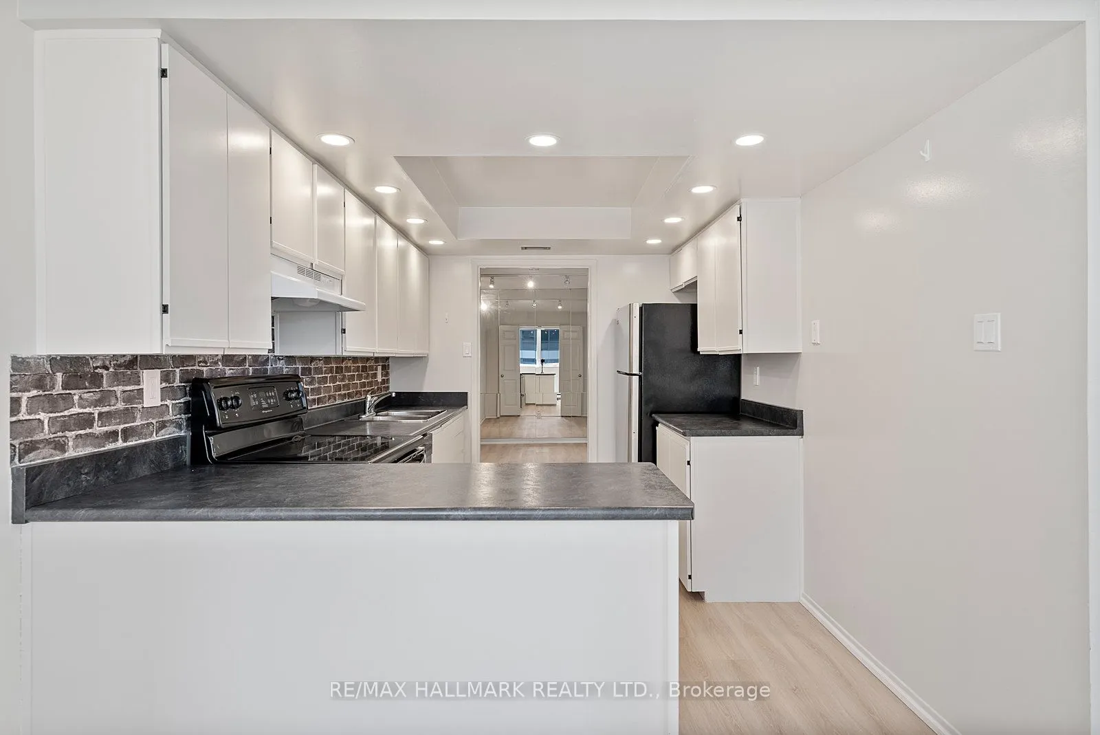 360 Bloor Street E, #1107