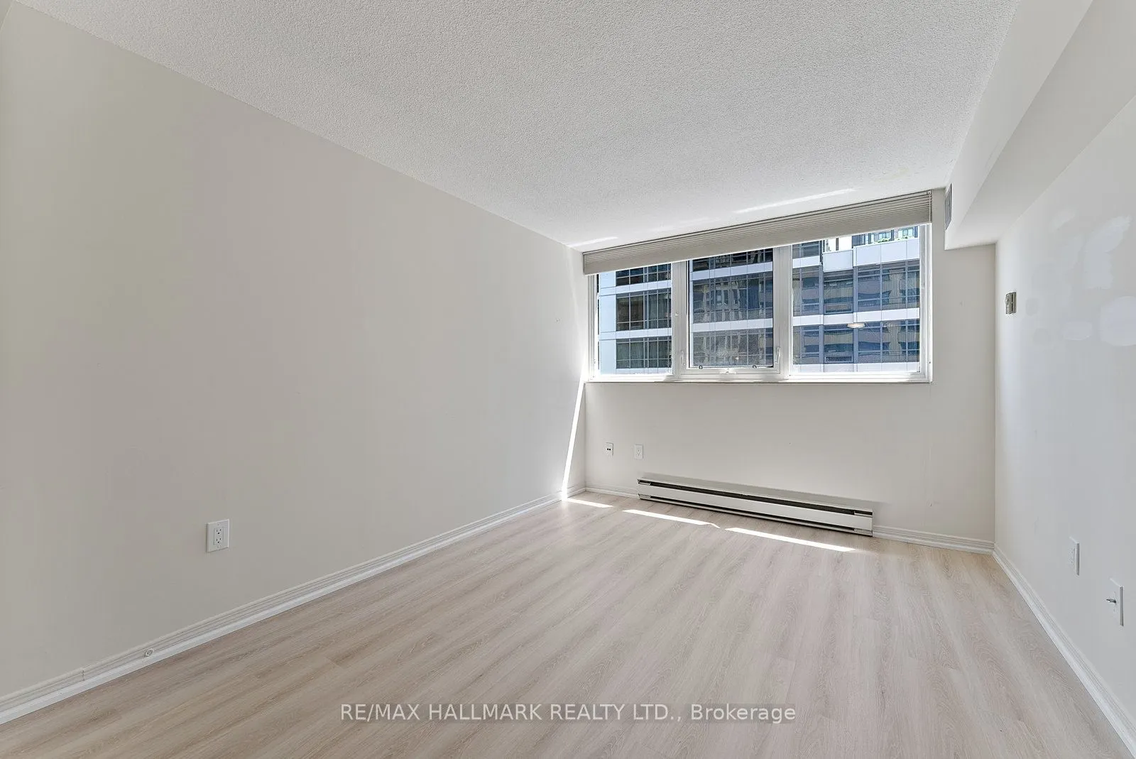 360 Bloor Street E, #1107