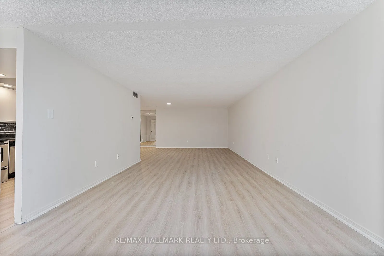 360 Bloor Street E, #1107