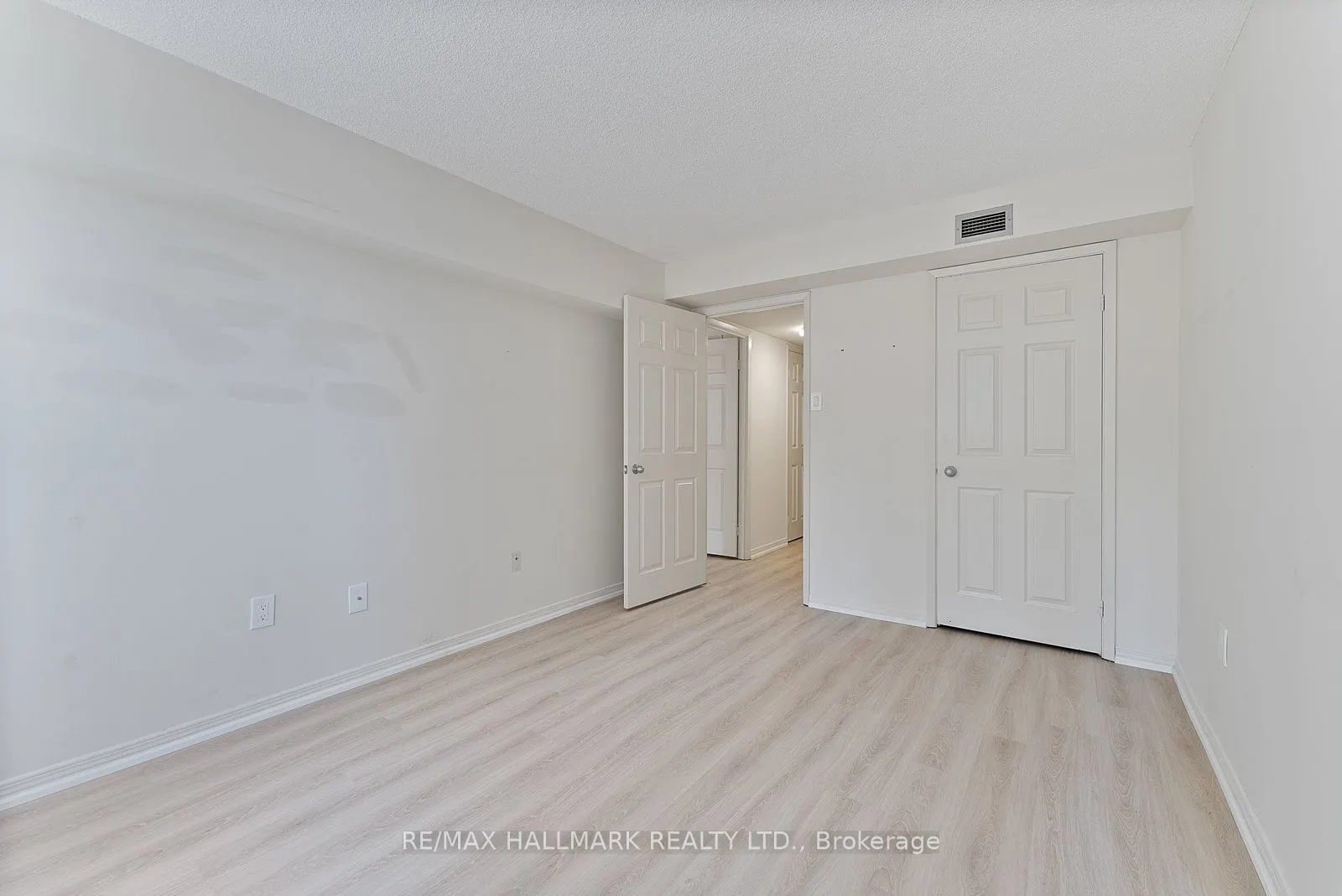 360 Bloor Street E, #1107