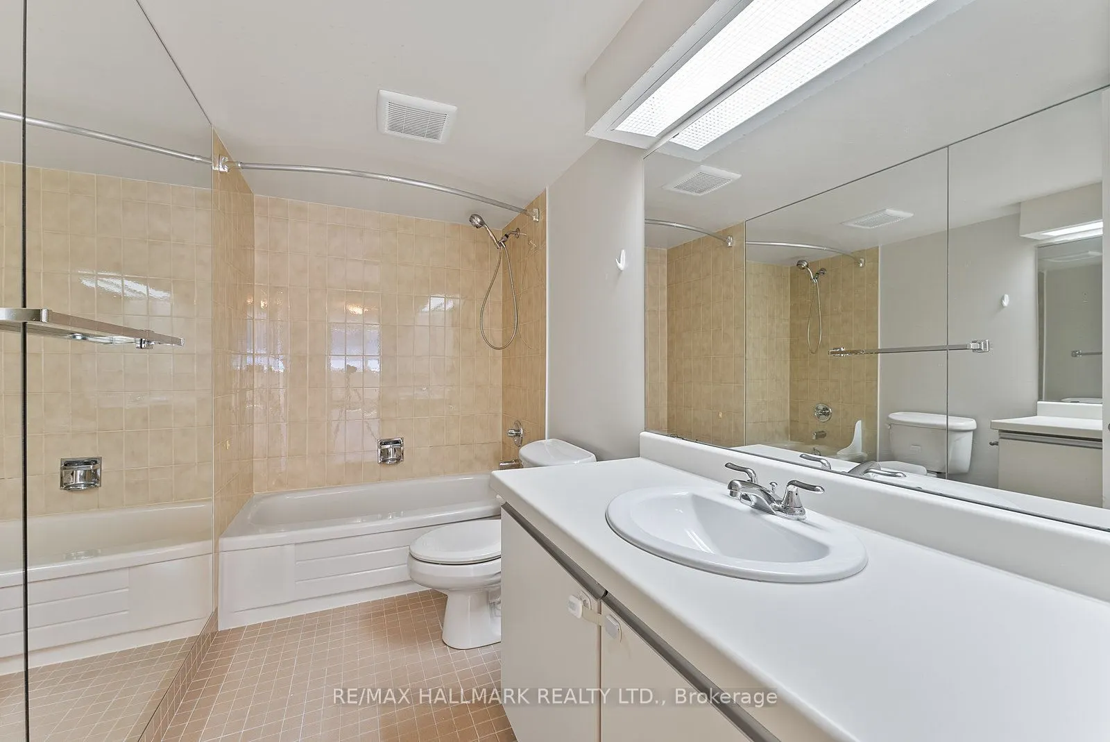 360 Bloor Street E, #1107
