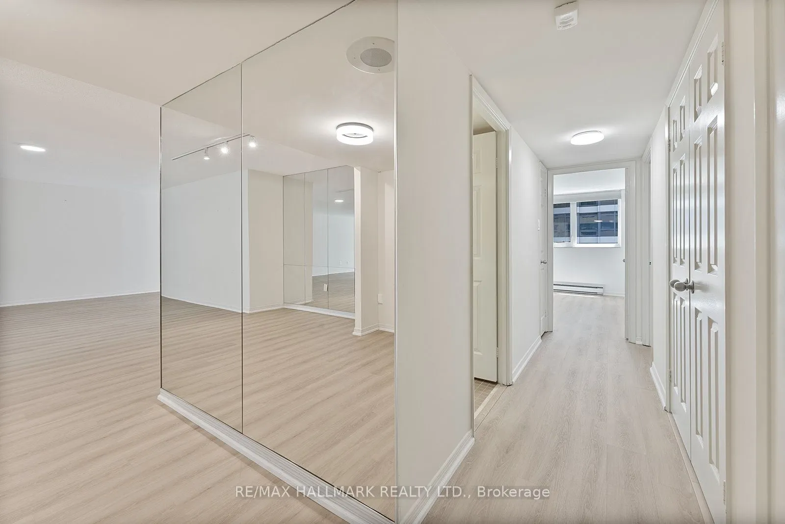 360 Bloor Street E, #1107