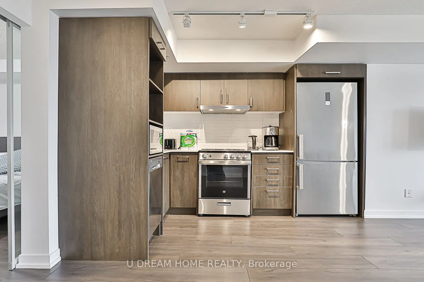 219 Dundas Street E, #1201