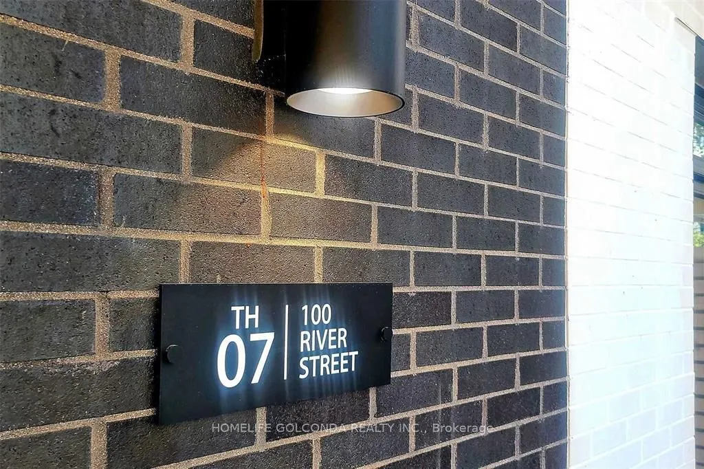 100 River Street, #Th07