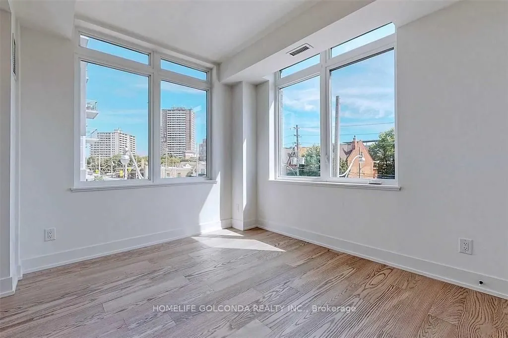 100 River Street, #Th07