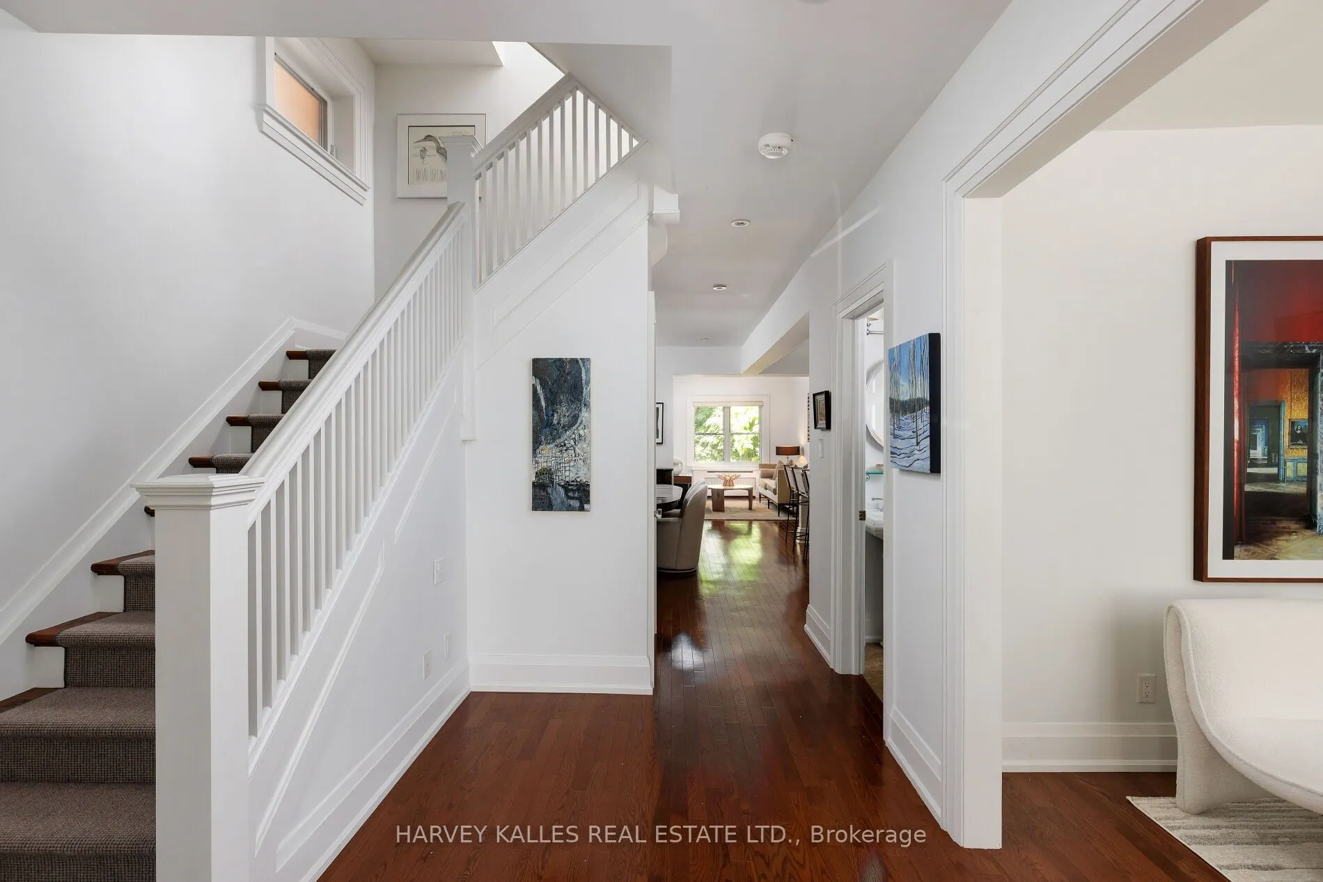 8 Edgewood Crescent