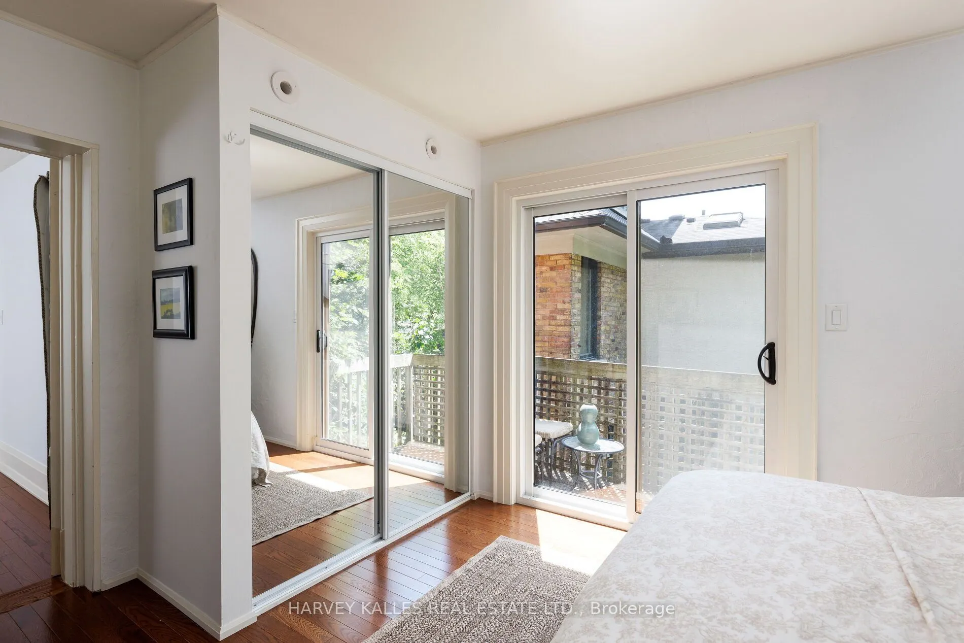 8 Edgewood Crescent