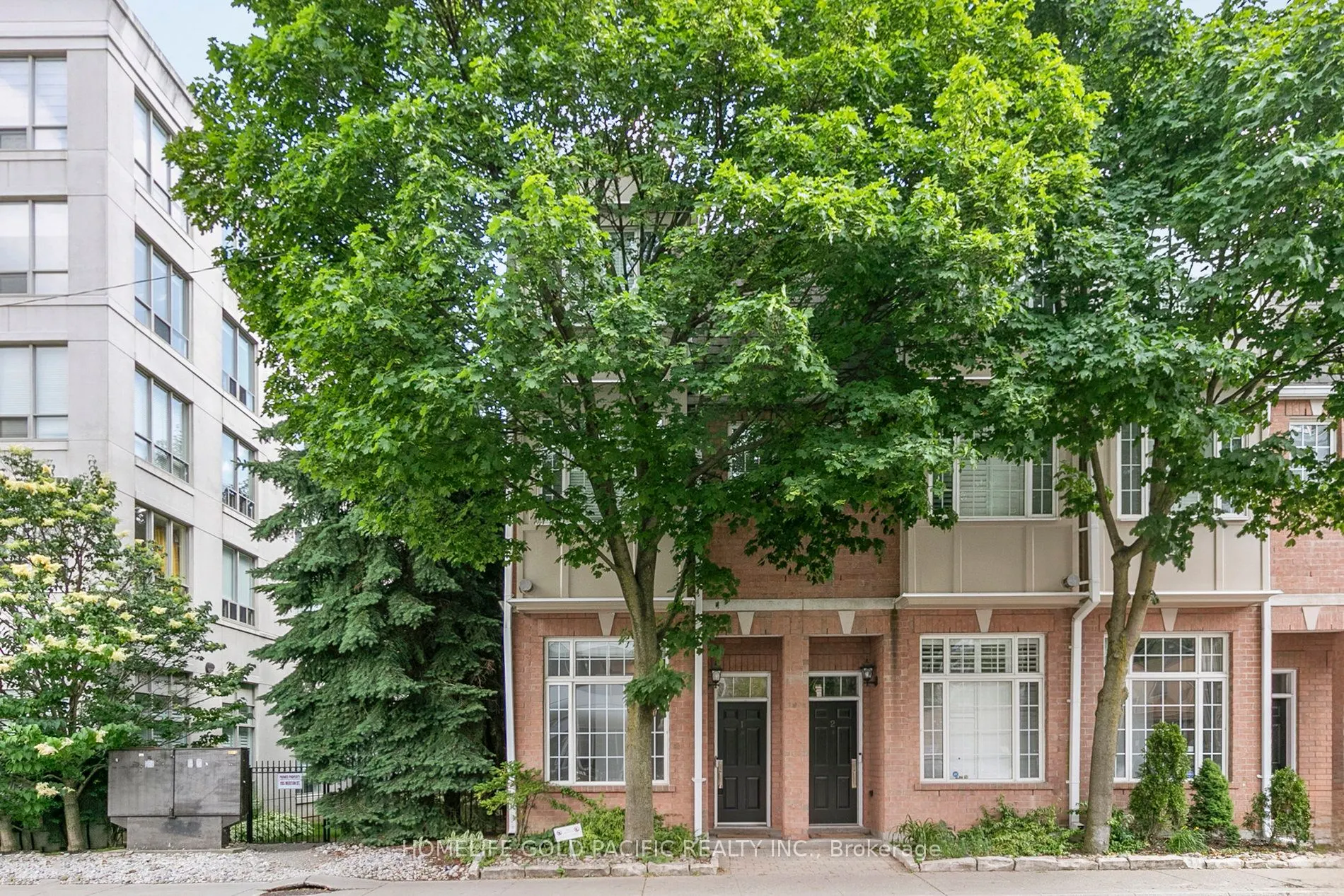 151 Merton Street, #TH 1