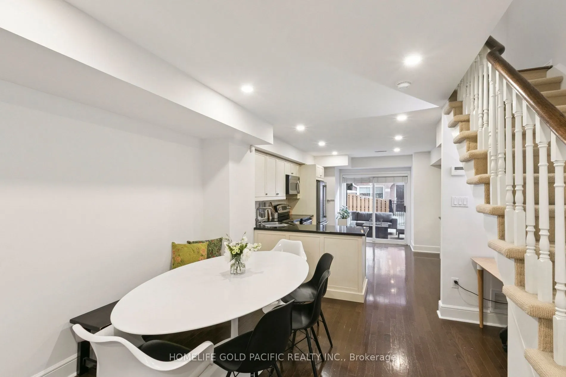 151 Merton Street, #TH 1