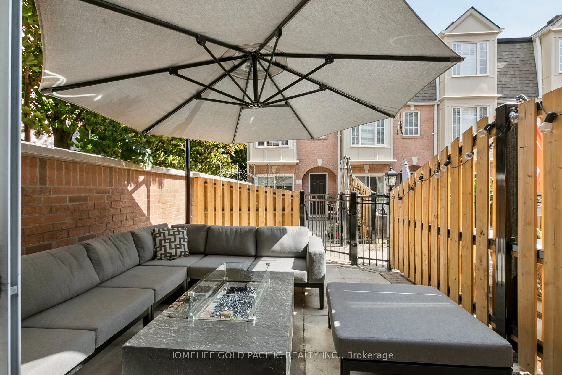 151 Merton Street, #TH 1