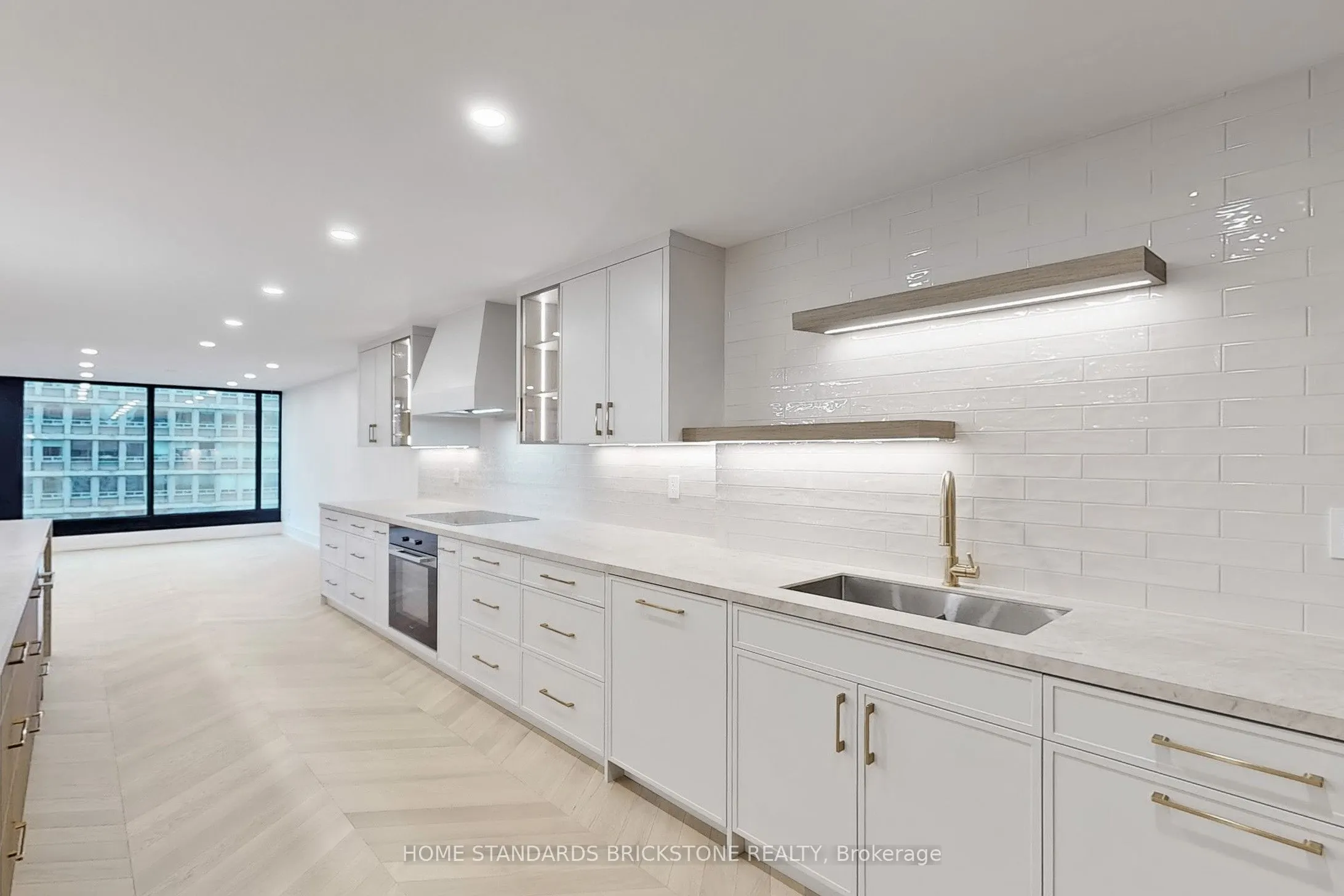 110 Bloor Street W, #1009