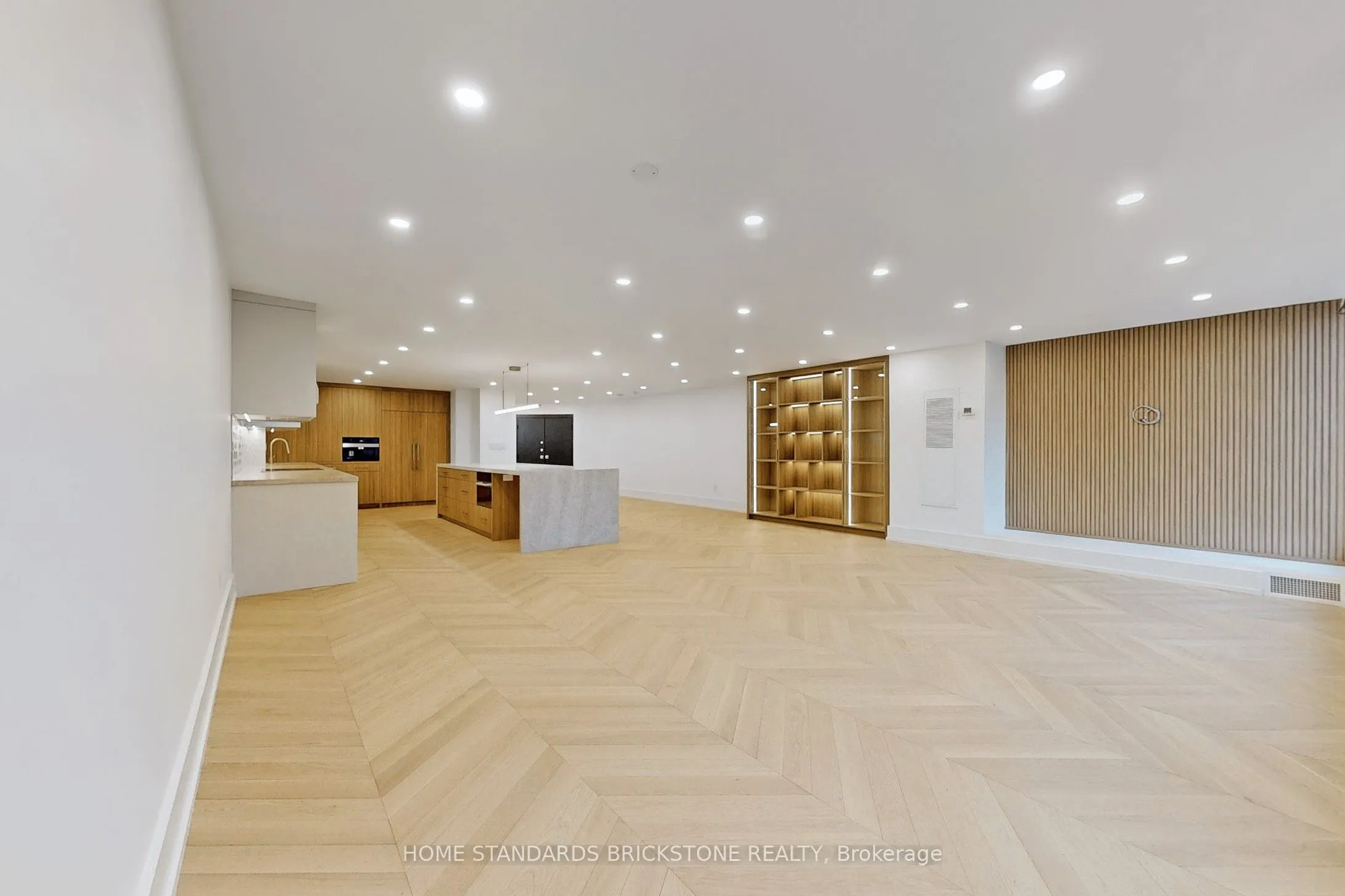 110 Bloor Street W, #1009