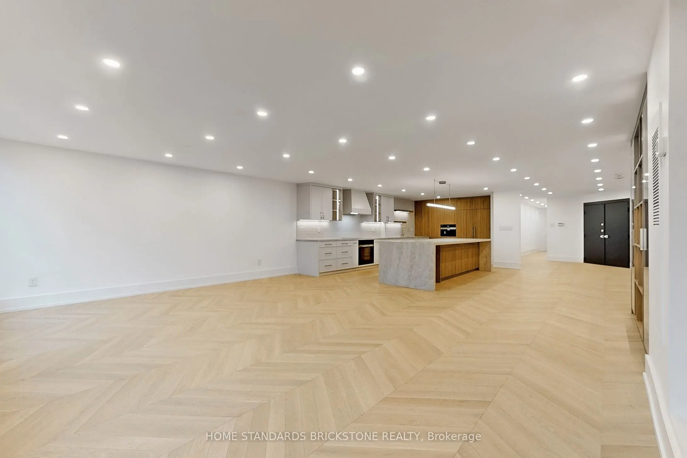 110 Bloor Street W, #1009